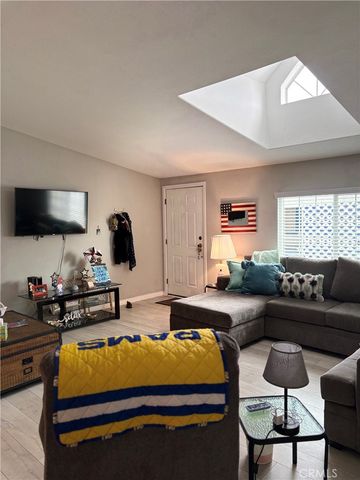 1845 Monrovia Avenue 76, Costa Mesa, CA 92627