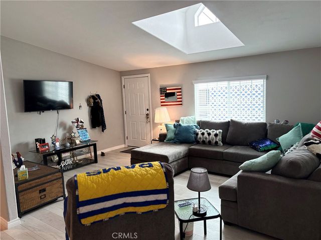 1845 Monrovia Avenue 76, Costa Mesa, CA 92627