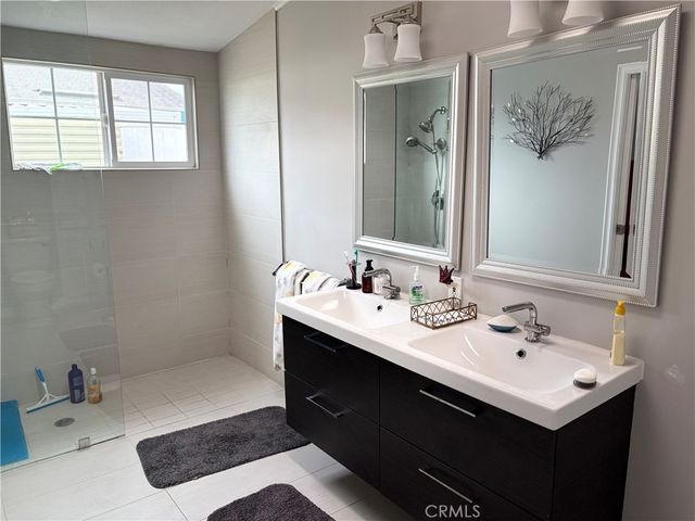 1845 Monrovia Avenue 76, Costa Mesa, CA 92627