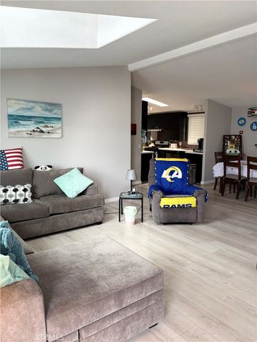 1845 Monrovia Avenue 76, Costa Mesa, CA 92627