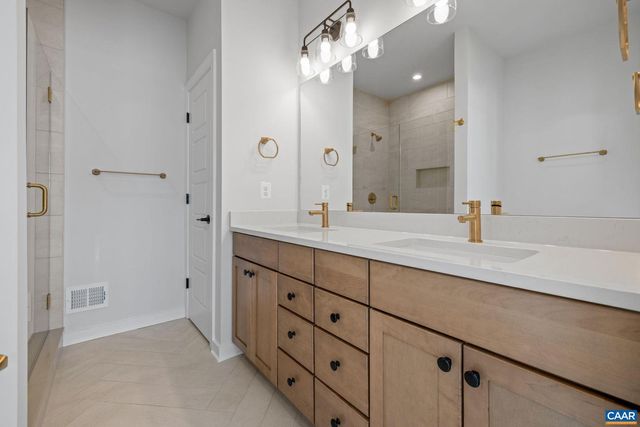 92A RENEE LN, Charlottesville, VA 22911