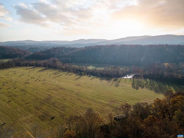 92A RENEE LN, Charlottesville, VA 22911
