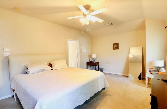 135 S Spinning Wheel Circle, The Woodlands, TX 77382