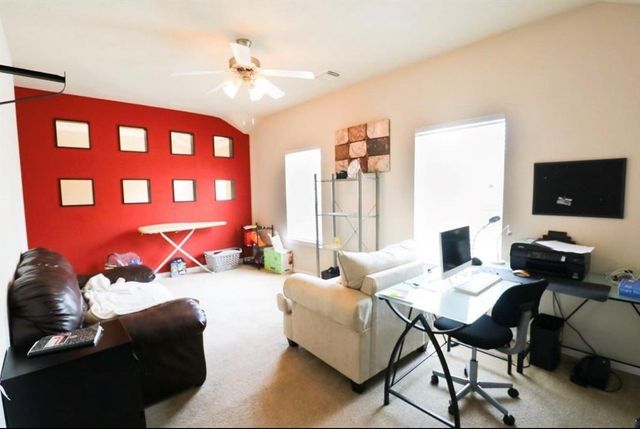 135 S Spinning Wheel Circle, The Woodlands, TX 77382