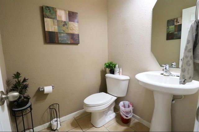 135 S Spinning Wheel Circle, The Woodlands, TX 77382