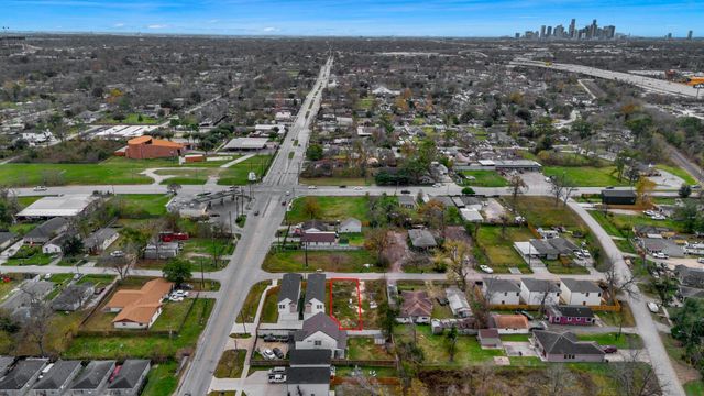 4125 E Toliver St, Houston, TX 77016