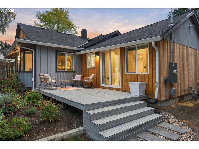 2559 Se BARNES Rd, Gresham, OR 97080