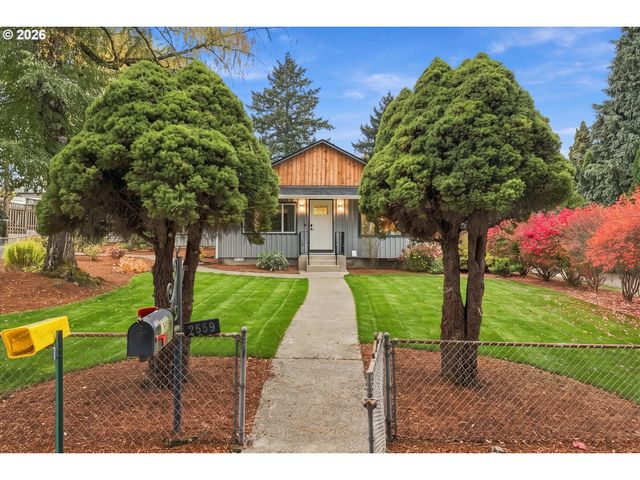 2559 Se BARNES Rd, Gresham, OR 97080