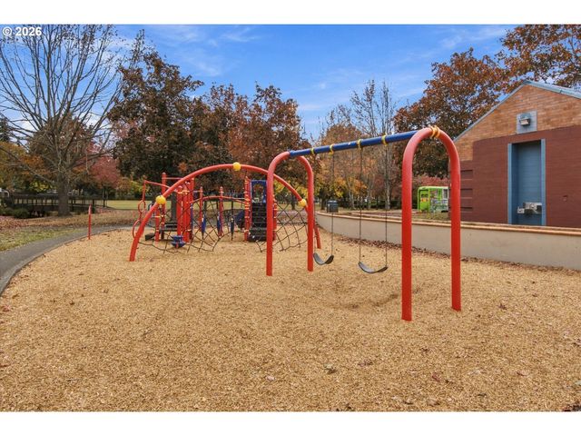 2559 Se BARNES Rd, Gresham, OR 97080