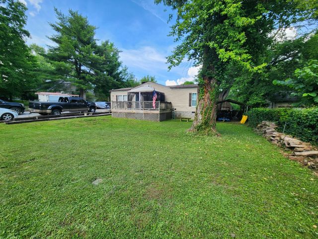 2435 Old Greenbrier Pike, Greenbrier, TN 37073
