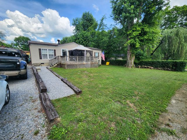2435 Old Greenbrier Pike, Greenbrier, TN 37073