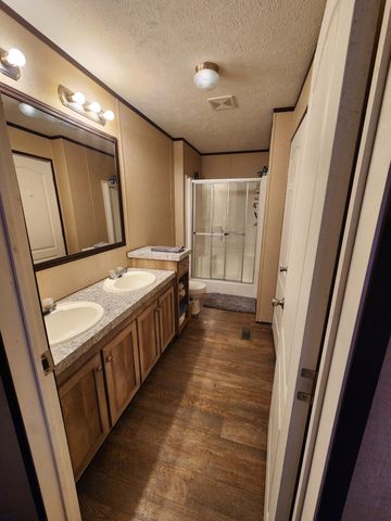 2435 Old Greenbrier Pike, Greenbrier, TN 37073