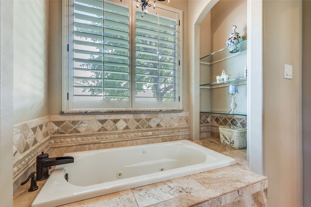 150 Hidden Valley Airpark, Shady Shores, TX 76208