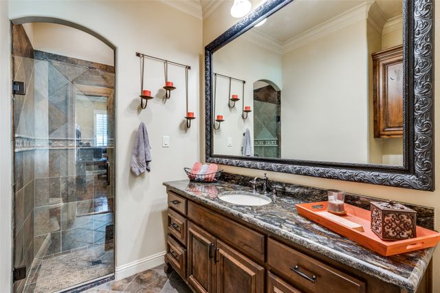 150 Hidden Valley Airpark, Shady Shores, TX 76208