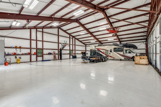 150 Hidden Valley Airpark, Shady Shores, TX 76208