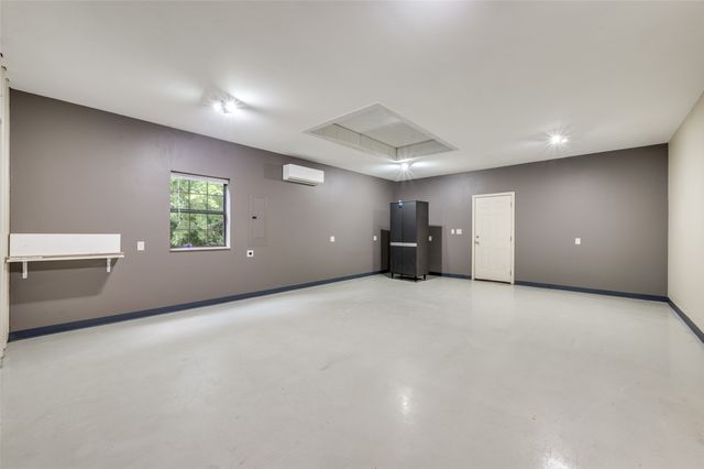 150 Hidden Valley Airpark, Shady Shores, TX 76208