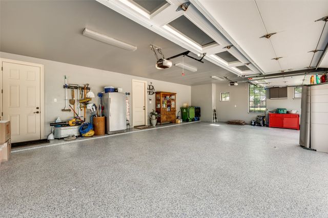 150 Hidden Valley Airpark, Shady Shores, TX 76208