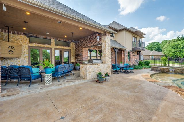 150 Hidden Valley Airpark, Shady Shores, TX 76208