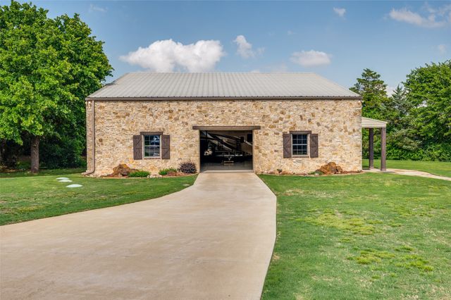 150 Hidden Valley Airpark, Shady Shores, TX 76208