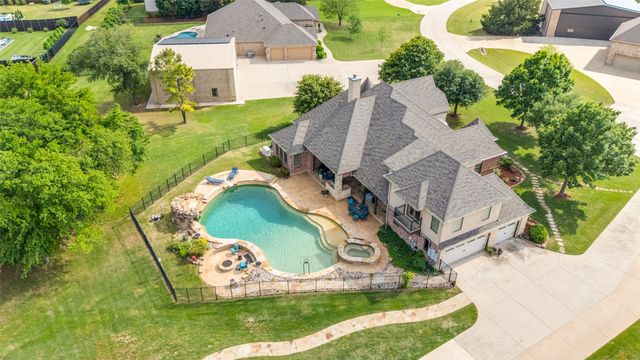 150 Hidden Valley Airpark, Shady Shores, TX 76208