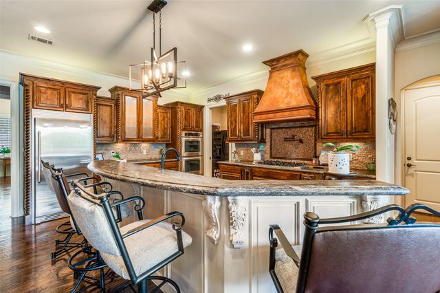 150 Hidden Valley Airpark, Shady Shores, TX 76208