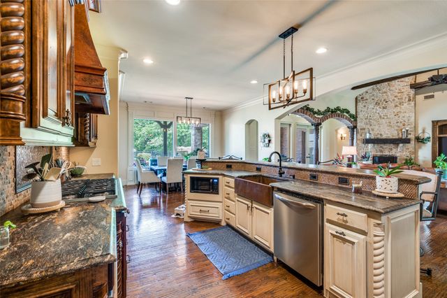 150 Hidden Valley Airpark, Shady Shores, TX 76208