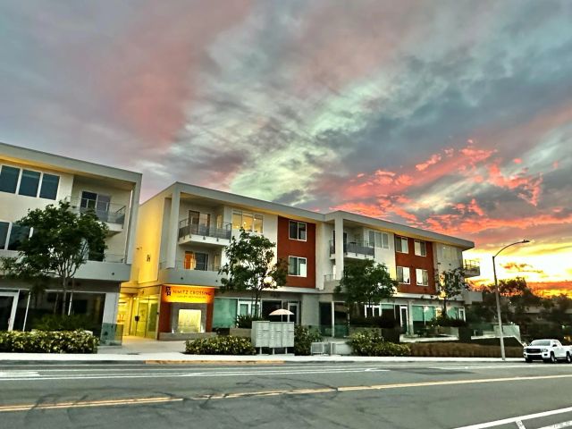 3909 Voltaire St 312, San Diego, CA 92107