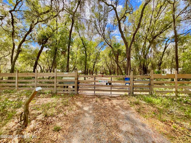 1837 STATE ROAD 20, Hawthorne, FL 32640