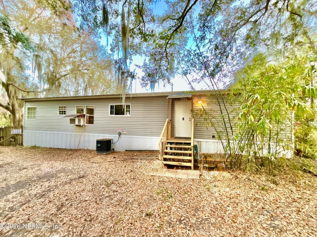 1837 STATE ROAD 20, Hawthorne, FL 32640