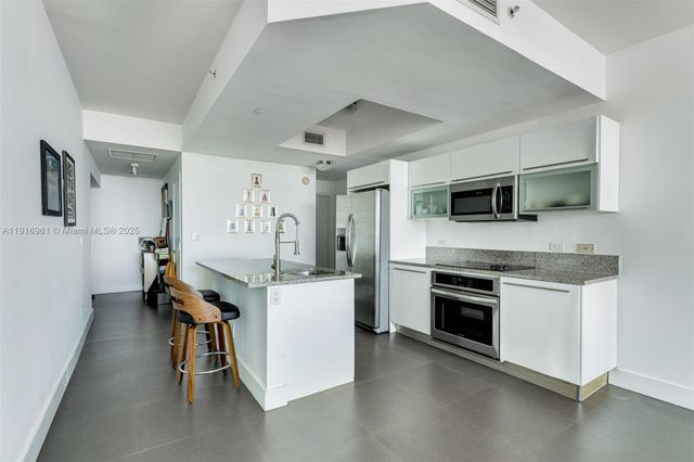 888 Biscayne Blvd 1704, Miami, FL 33132