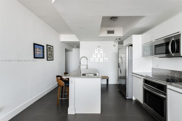 888 Biscayne Blvd 1704, Miami, FL 33132