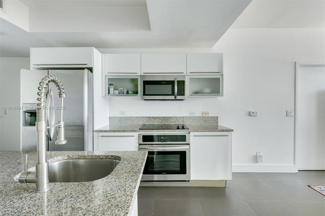 888 Biscayne Blvd 1704, Miami, FL 33132