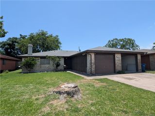 6613 Rhine Dr B, Corpus Christi, TX 78412