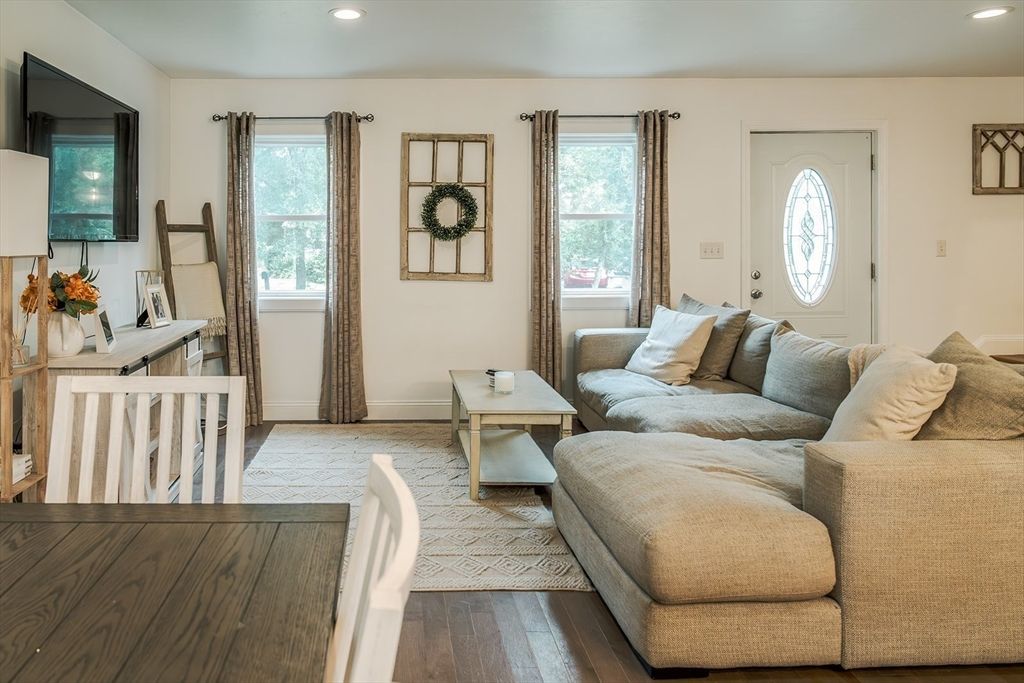 27 Doreen Way, Carver, MA 02330