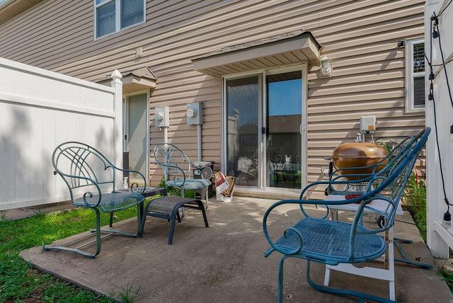 209 N 6th Terrace, Louisburg, KS 66053