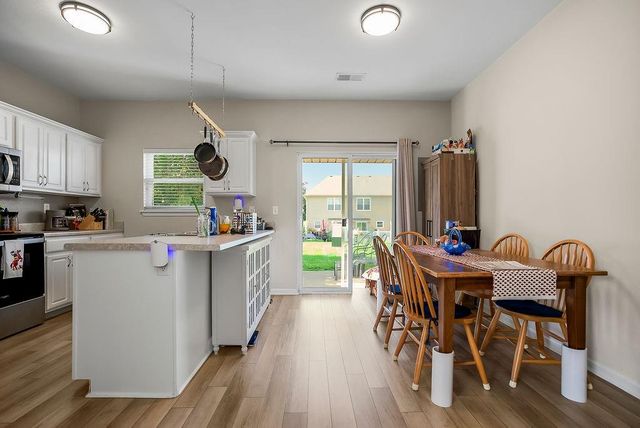 209 N 6th Terrace, Louisburg, KS 66053
