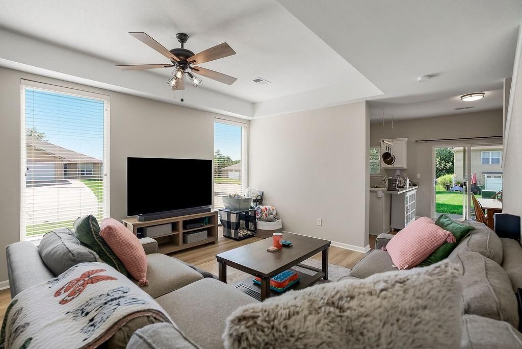 209 N 6th Terrace, Louisburg, KS 66053