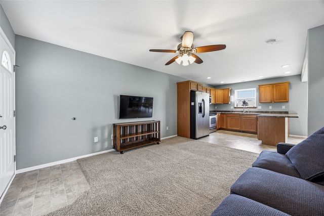 1557 Hunters Creek Way, Marion, IA 52302