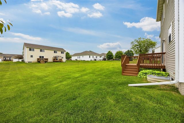 1557 Hunters Creek Way, Marion, IA 52302