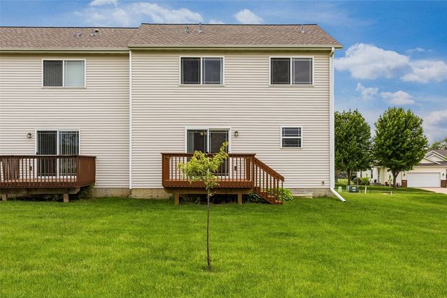 1557 Hunters Creek Way, Marion, IA 52302