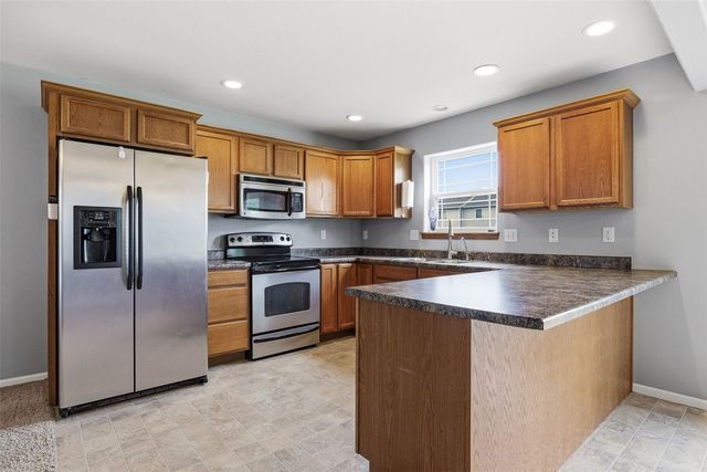 1557 Hunters Creek Way, Marion, IA 52302