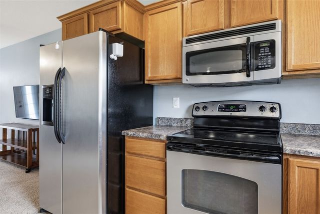1557 Hunters Creek Way, Marion, IA 52302