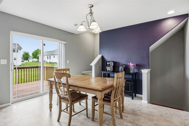 1557 Hunters Creek Way, Marion, IA 52302