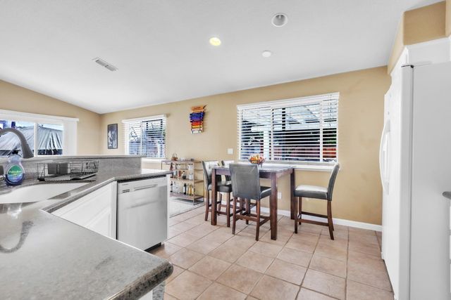 1091 Norman Dr, Manteca, CA 95336
