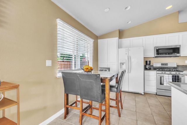 1091 Norman Dr, Manteca, CA 95336