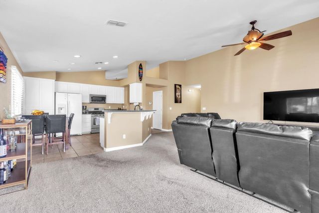 1091 Norman Dr, Manteca, CA 95336