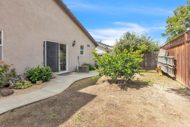 1091 Norman Dr, Manteca, CA 95336