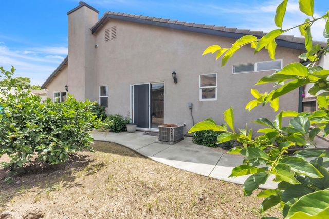 1091 Norman Dr, Manteca, CA 95336