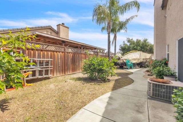 1091 Norman Dr, Manteca, CA 95336