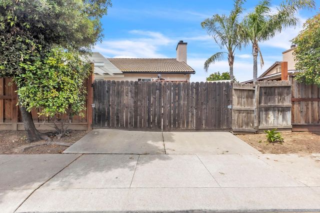 1091 Norman Dr, Manteca, CA 95336